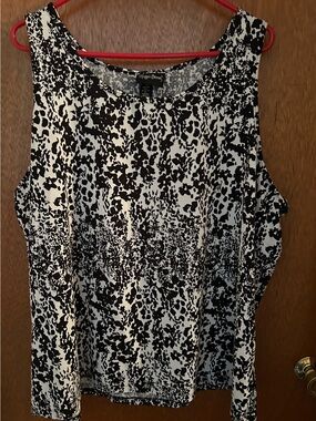 Maggie Barnes Black & White Abstract Print Tank
